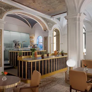 Отель Maison Piazza Di Spagna Esperienze